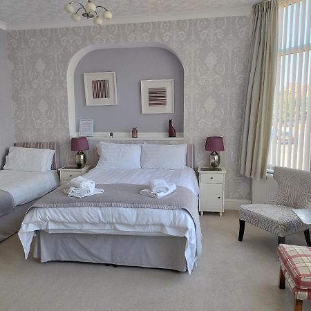 Bed and Breakfast The Monarch Литам-Сент-Эннс Экстерьер фото
